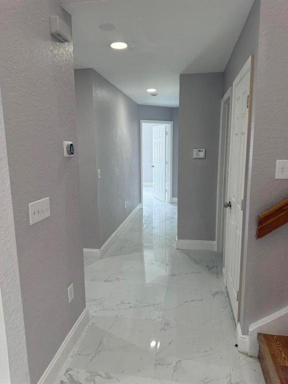 Foto del edificio - 9831 NW 24th St