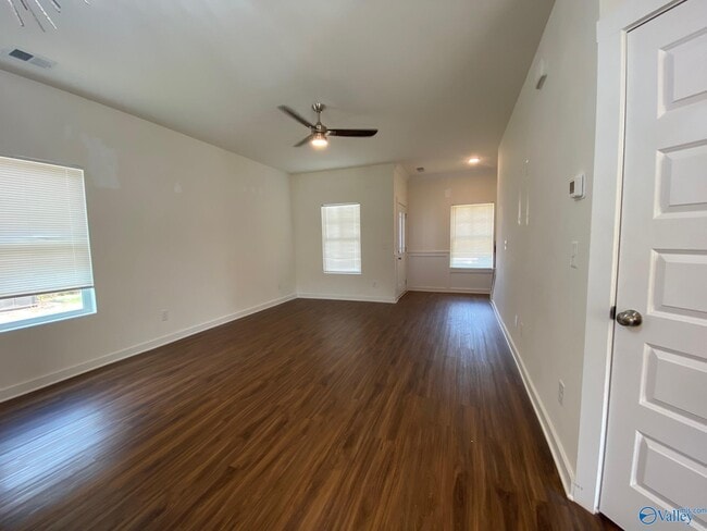 Foto del edificio - 4214 Textile Ln