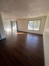 Building Photo - 1904 Dawn Ct