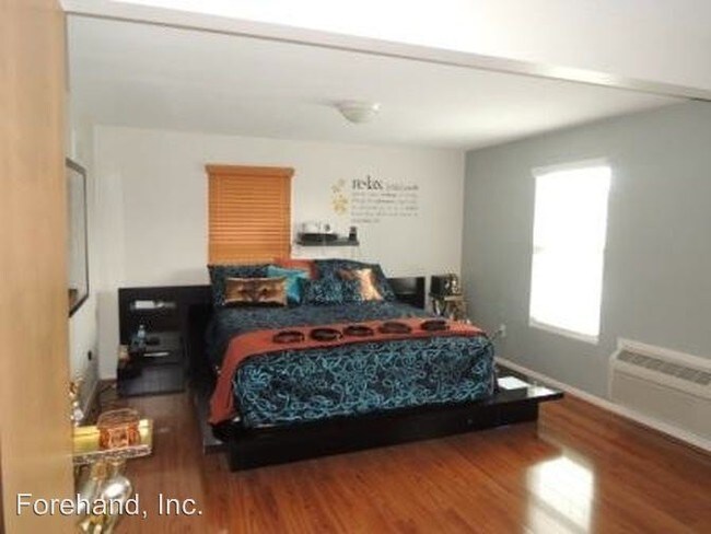 Building Photo - 2 br, 2 bath House - 1719 Monroe St.