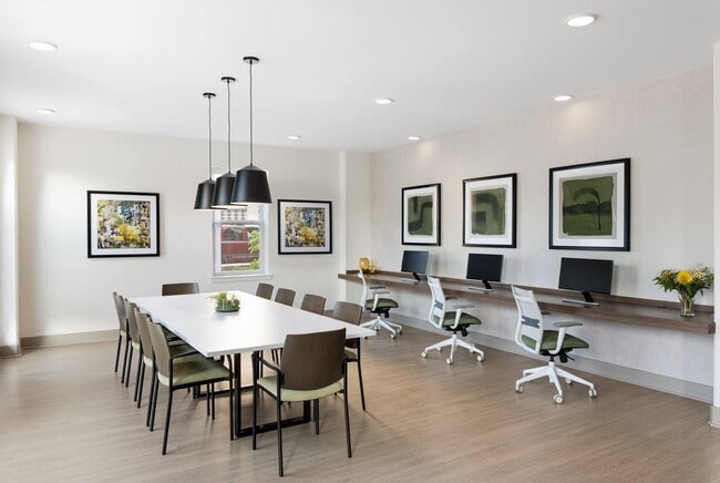 Building Photo - Park Montgomery West