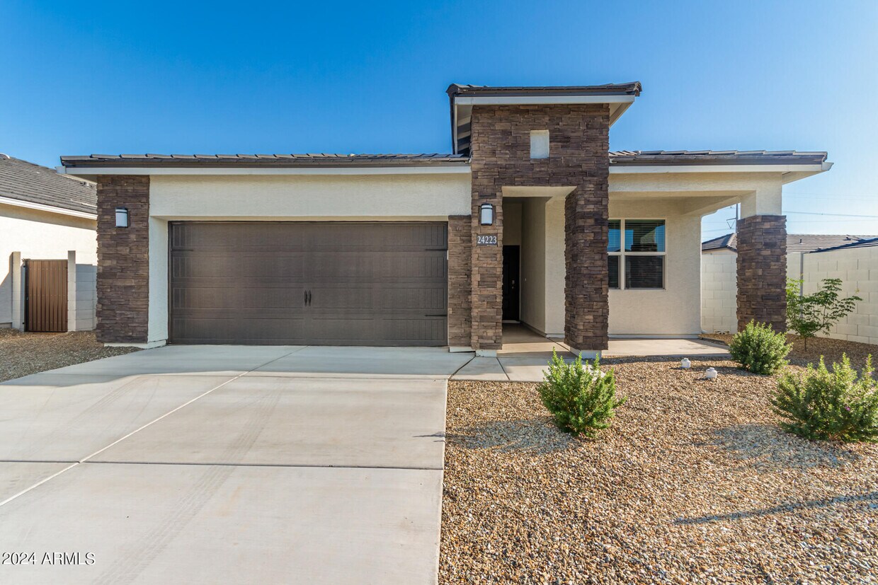Foto principal - 24223 W Ripple Rd