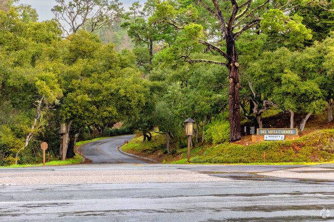 Entrance - Del Mesa Carmel