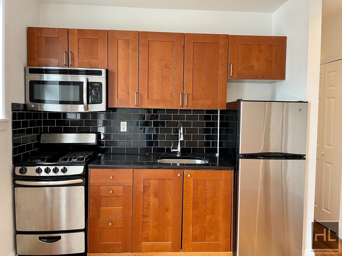 Foto principal - Pet-friendly one bedroom located in Astoria
