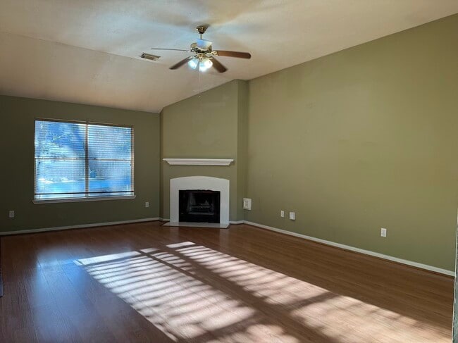 Building Photo - 10811 Cliffton Forge Dr