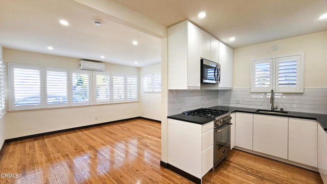 Foto del edificio - 1655 N Allen Ave