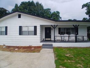 Building Photo - 853 Fairview Dr