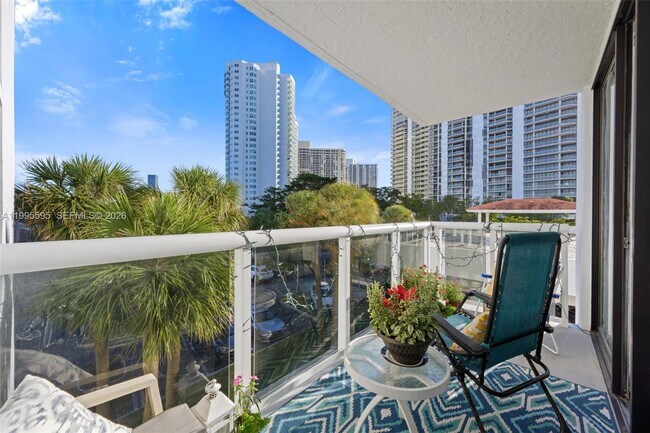 Foto del edificio - 20515 E Country Club Dr