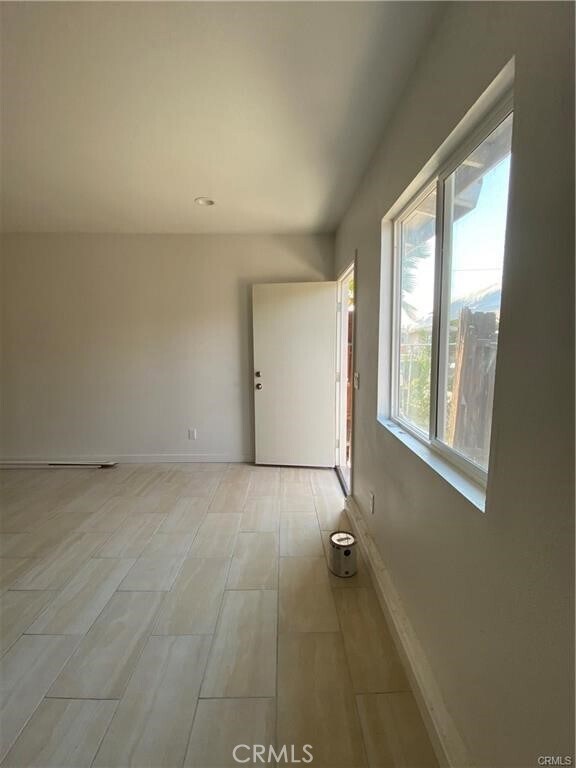 Foto del edificio - 7571 Wells Ave