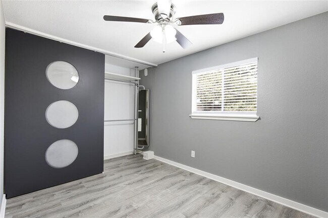 Foto del edificio - 2302 East Side Dr