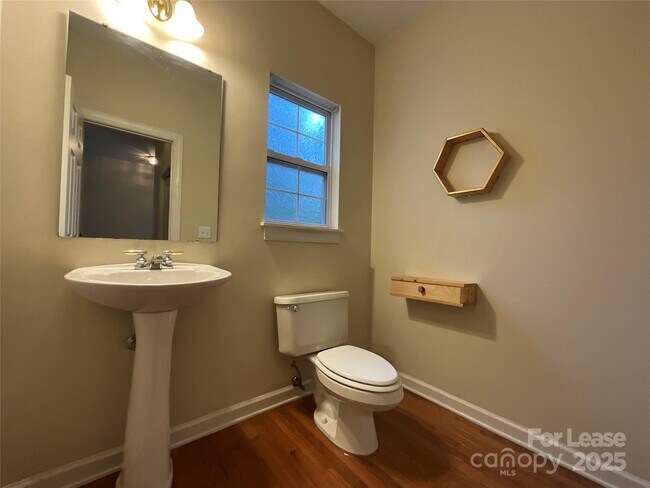 Foto del edificio - 10411 Rougemont Ln