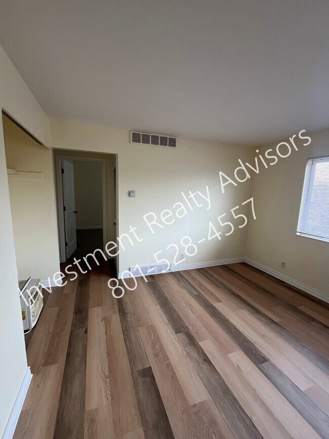 Building Photo - Spacious Two-Bedroom in Salt Lake City!