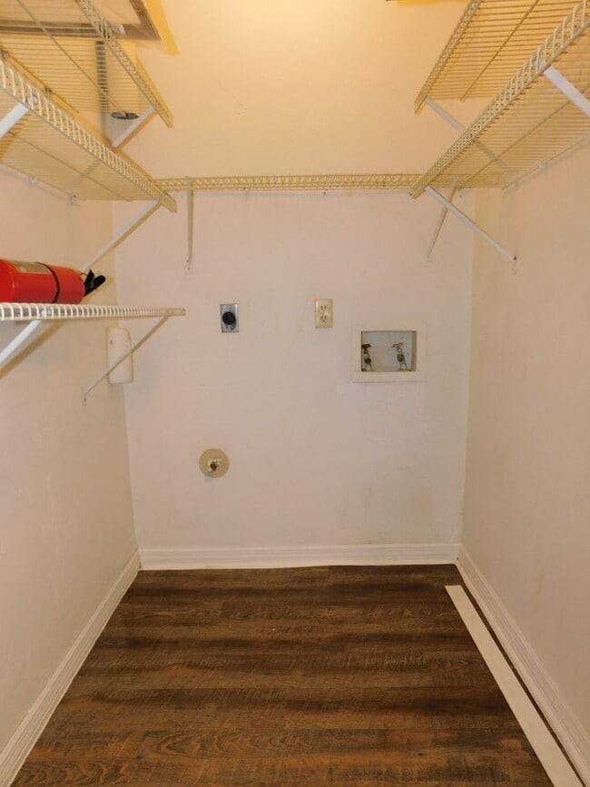 Building Photo - Great 3/2 in Ironwood Golf Course Village!