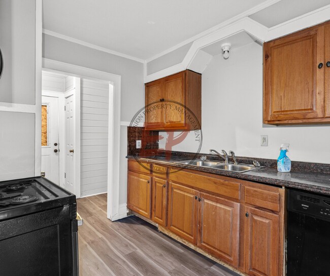 Building Photo - 516 N 31st St