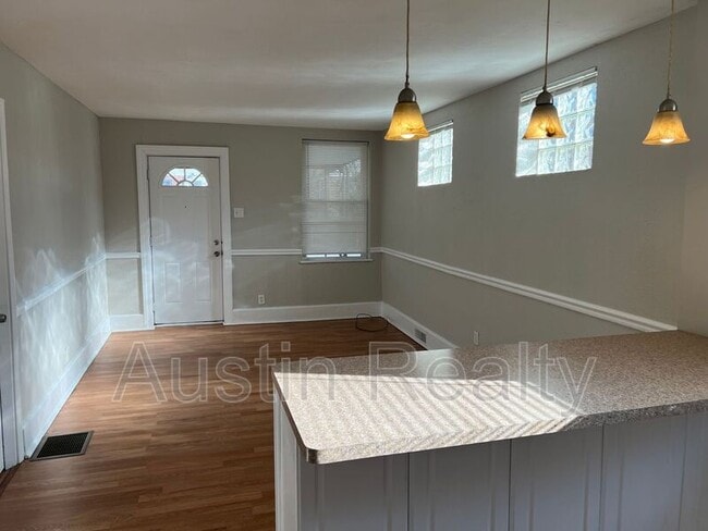 Building Photo - 1149 Watts St