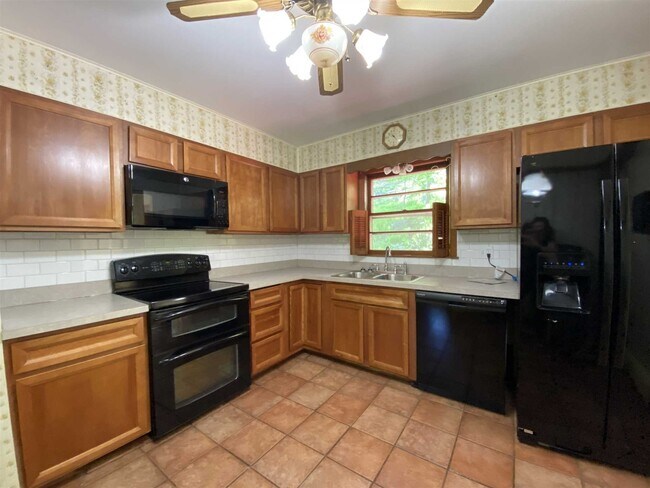 Building Photo - 638 Hortontown Rd