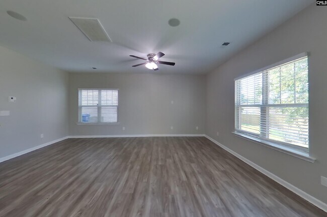 Foto del edificio - 437 Eastfair Dr