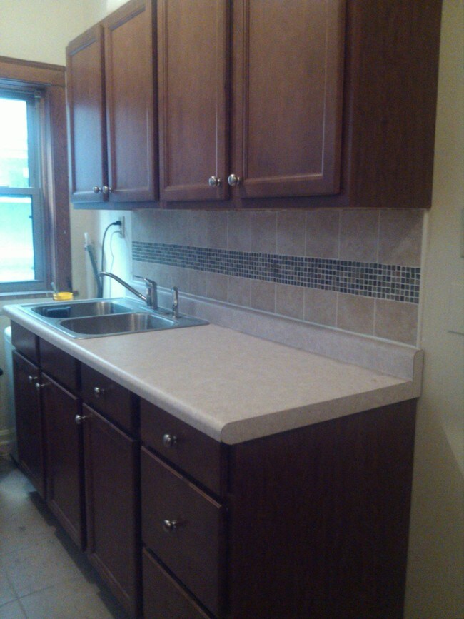 cocina - 5704 S Kimbark Ave