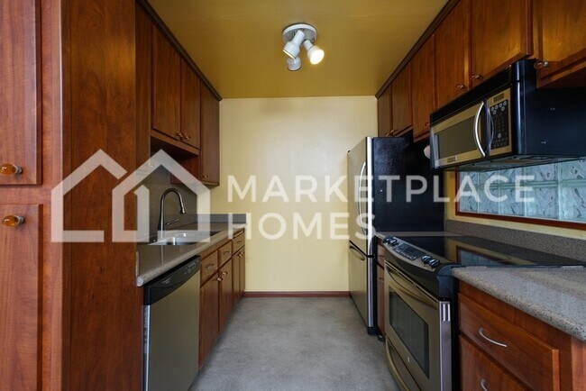 Building Photo - 9598 Carroll Canyon Rd