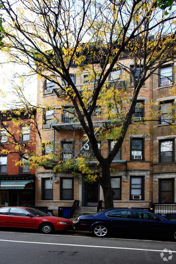Primary Photo - 448 Bergen St