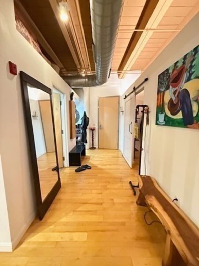 Building Photo - Great 1 bedroom Available 1/1/26