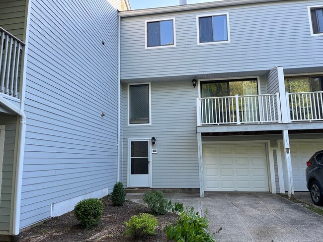 Building Photo - 155 Peddlers Dr