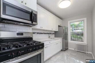 Building Photo - 140 W Englewood Ave