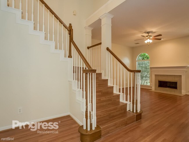 Building Photo - 3414 Echo Mountain Dr