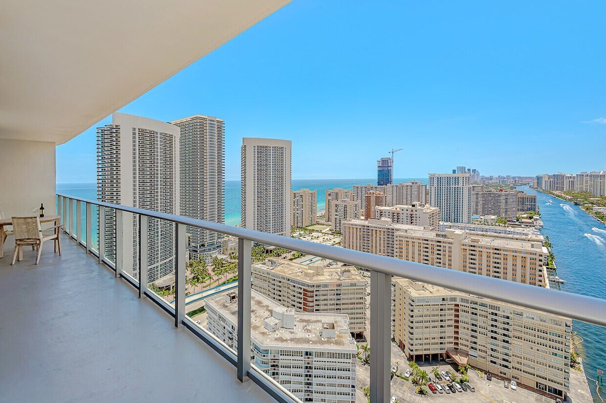 Foto principal - 4010 S Ocean Dr