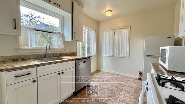 Foto del edificio - Charming Cottage with Updated Kitchen in t...