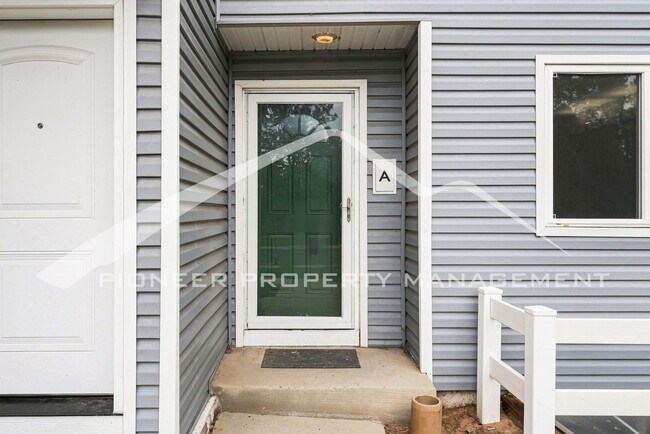 Building Photo - 7885 Barbara Ann Dr