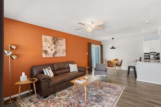 Building Photo - 1238 W 4th St