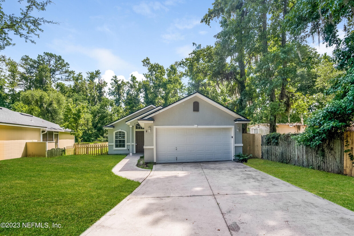 Foto principal - 10715 Ogalla Ave