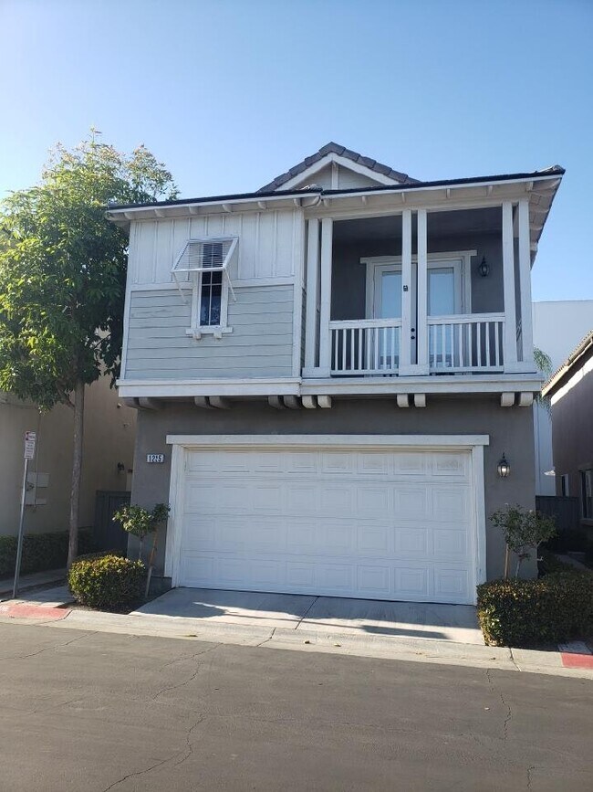 Building Photo - 1225 Ivy Terrace
