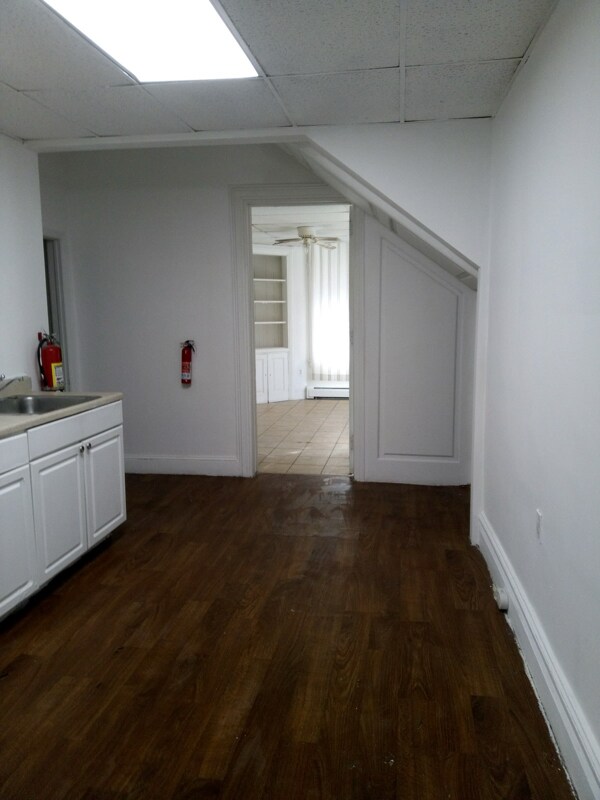 Foto del edificio - 524 E Lincoln Hwy