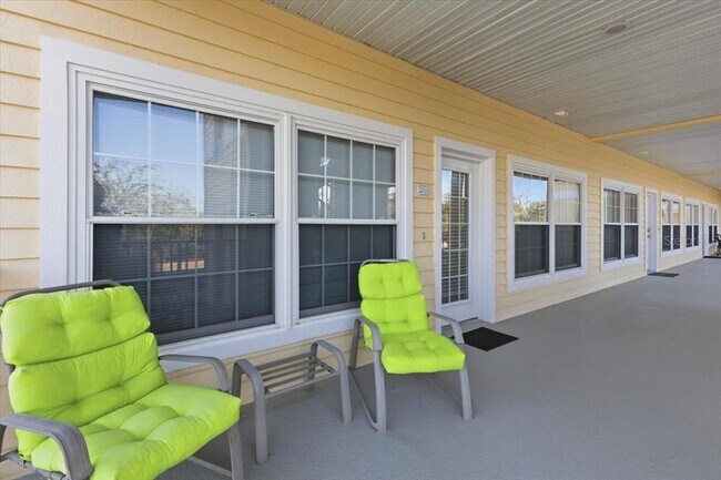 Building Photo - 102 NATURES Way