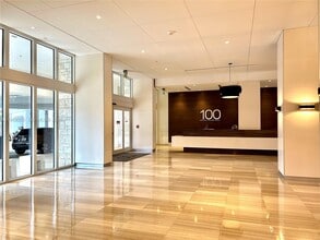 Building Photo - 100 Bayview Dr