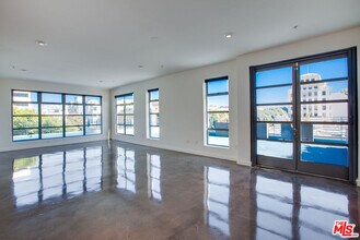 Building Photo - 1358 4th St