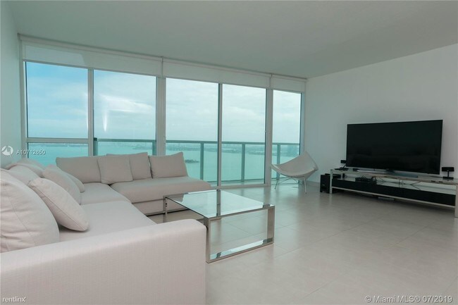 Foto del edificio - 1 br, 1.5 bath  - 665 NE 25th St Apt 1502
