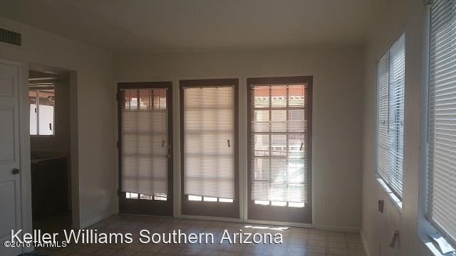 Foto del edificio - 1 br, 1 bath House - 535 E Jacinto St