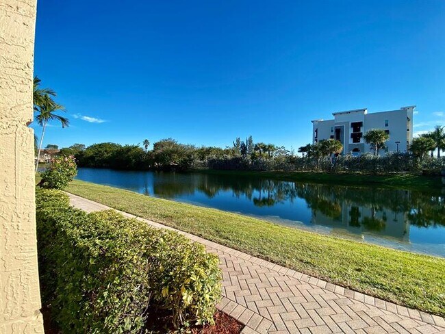Building Photo - 5766 Hampton Hills Blvd