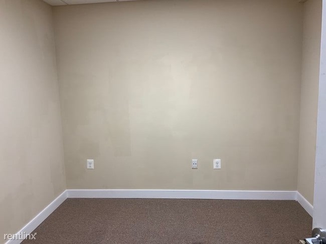 Building Photo - 1610 Professional Blvd