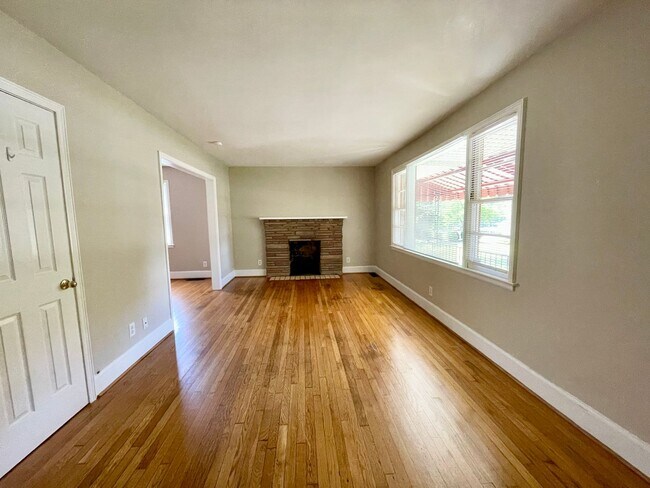 Building Photo - Rosewood
