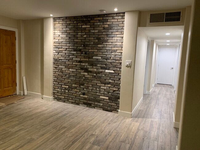 Foto del edificio - 1333 W 6th St