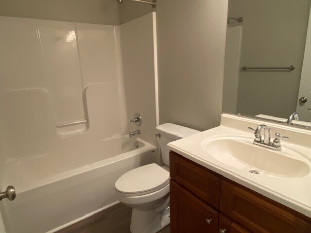 Foto del edificio - 576-513 13 Bridges Rd