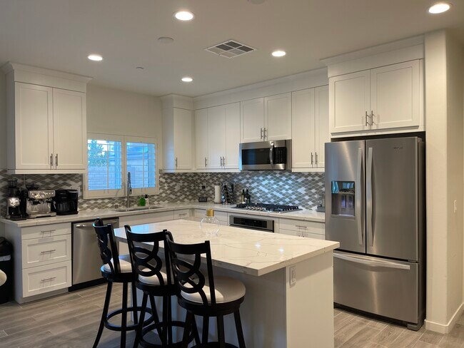 Building Photo - 26700 Rio Madre Dr