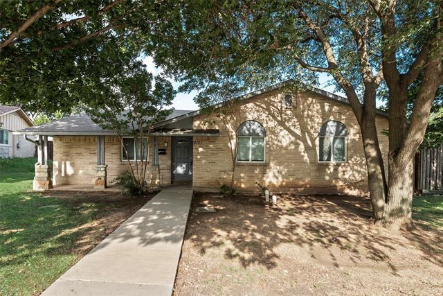 Foto del edificio - 2121 Austin Dr