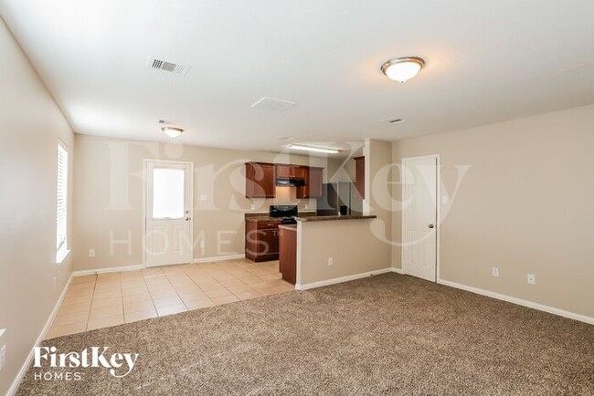 Foto del edificio - 6722 Clover Walk Ln