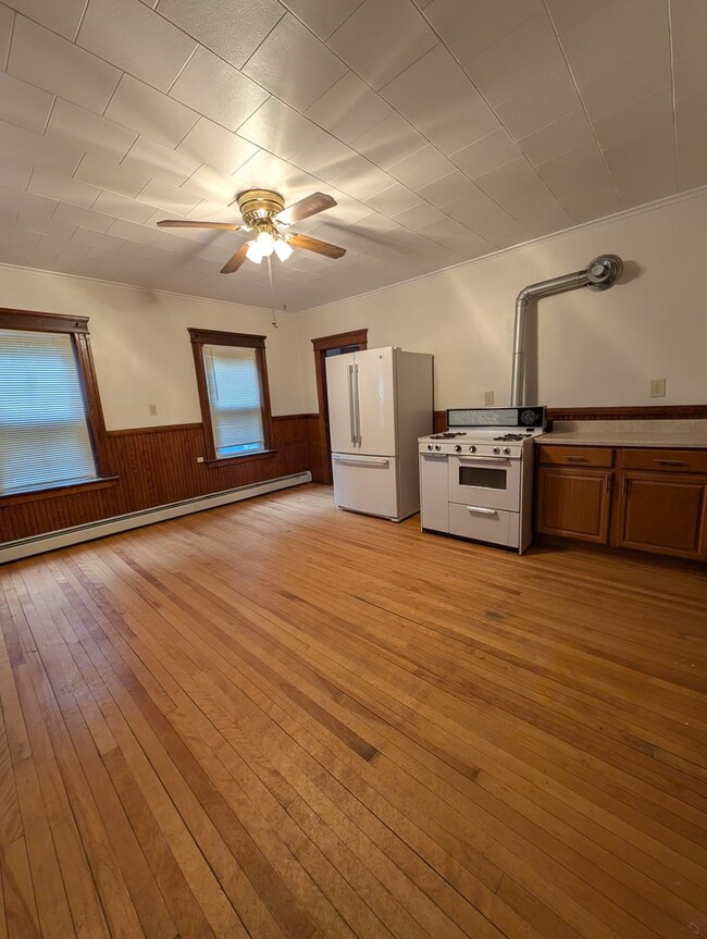 Building Photo - 18-20 Green Street