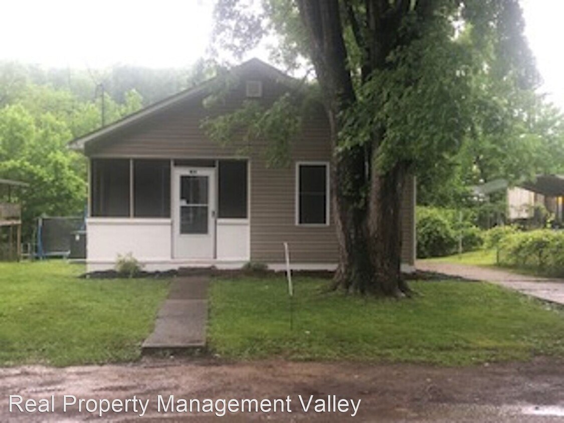 Foto principal - 3 br, 1 bath House - 108 Swans Lane